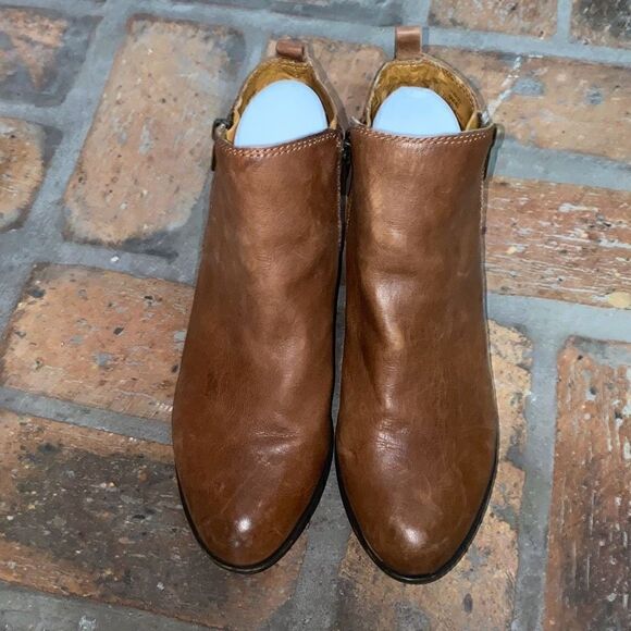 Lucky Brand Women's Basel Ankle Bootie Size 9 US Brown/Toffee Leather Zip - Picture 3 of 11